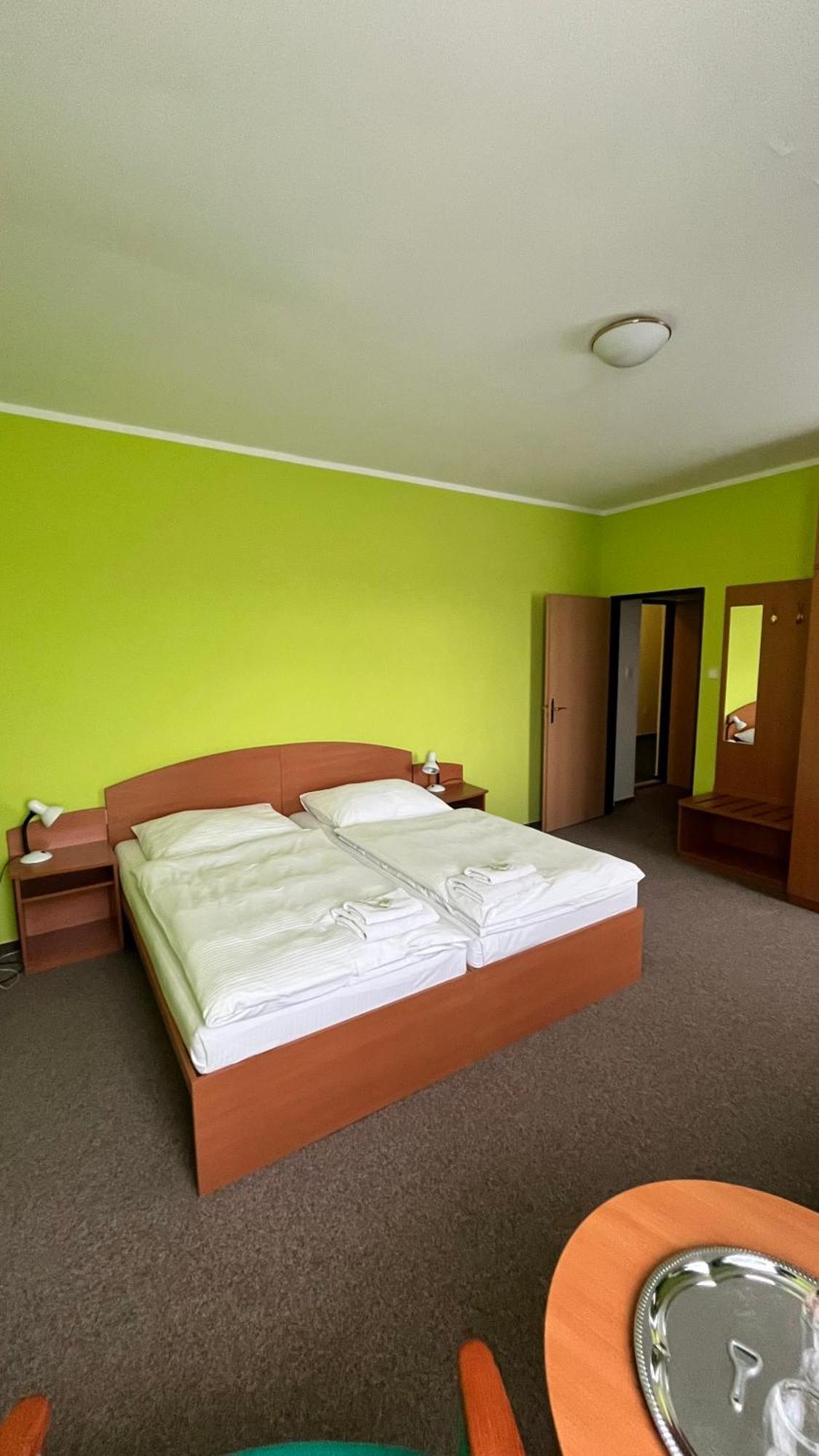 Grandhotel Novy Bor Luaran gambar