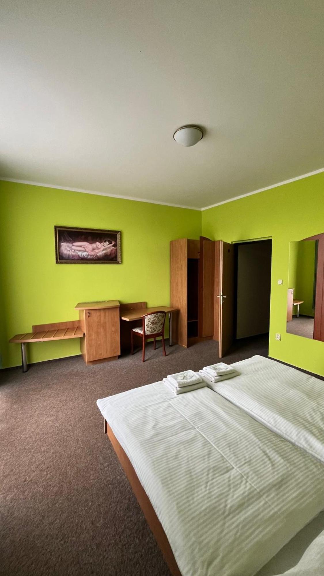 Grandhotel Novy Bor Luaran gambar