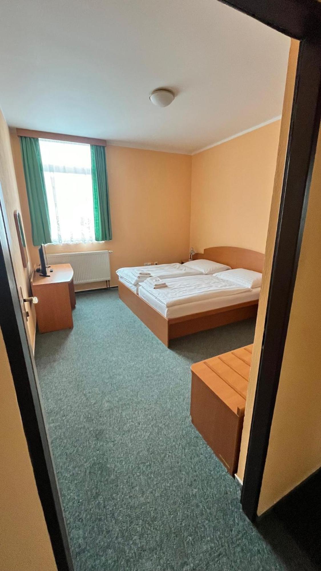 Grandhotel Novy Bor Luaran gambar