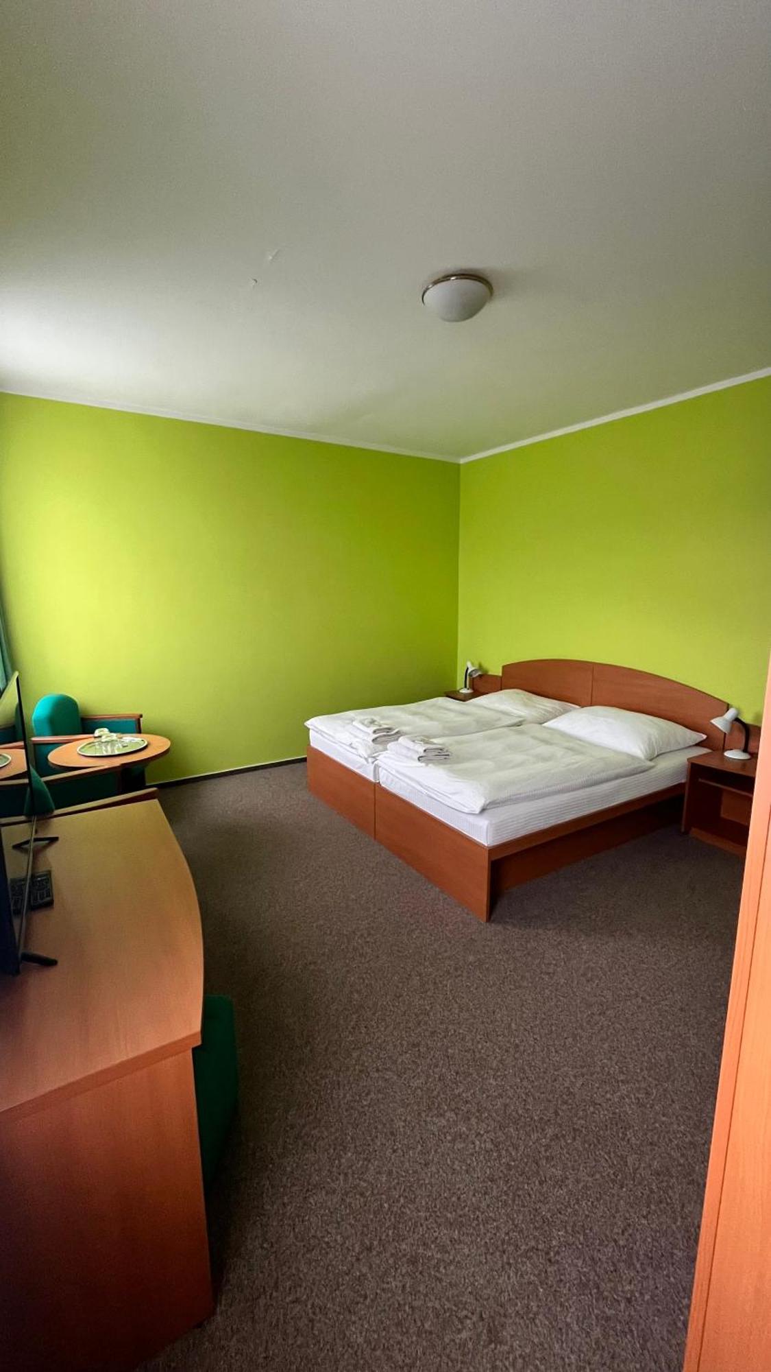 Grandhotel Novy Bor Luaran gambar