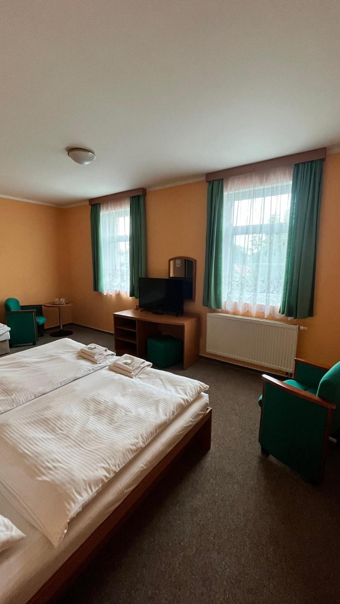 Grandhotel Novy Bor Luaran gambar