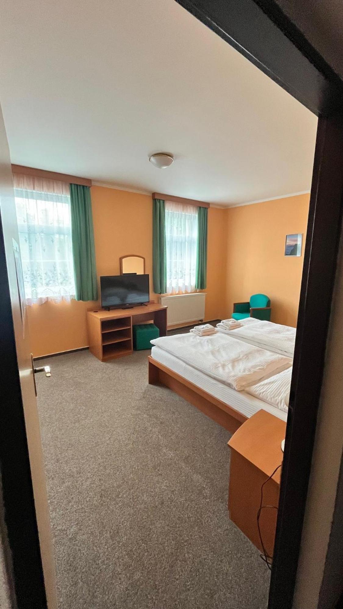 Grandhotel Novy Bor Luaran gambar