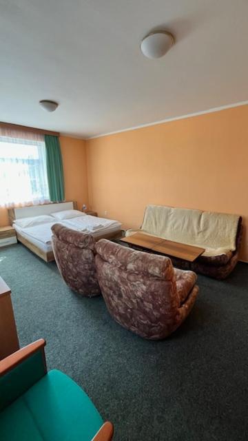Grandhotel Novy Bor Luaran gambar
