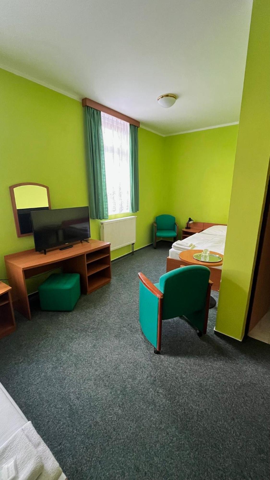 Grandhotel Novy Bor Luaran gambar