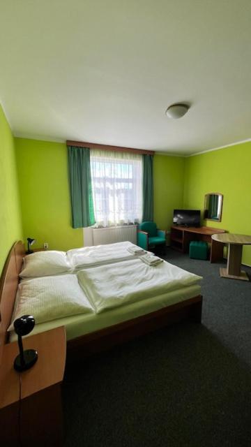 Grandhotel Novy Bor Luaran gambar