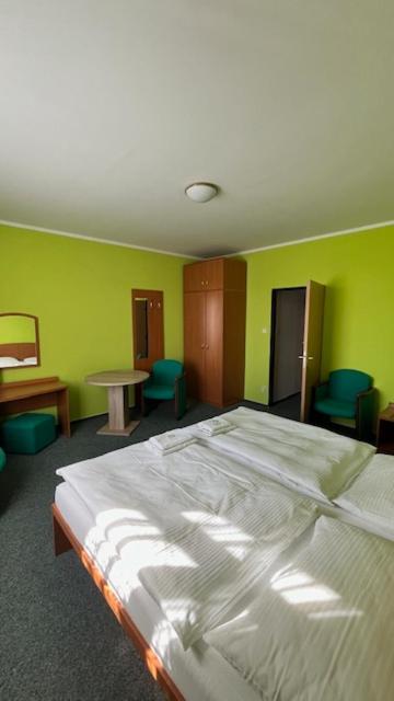 Grandhotel Novy Bor Luaran gambar