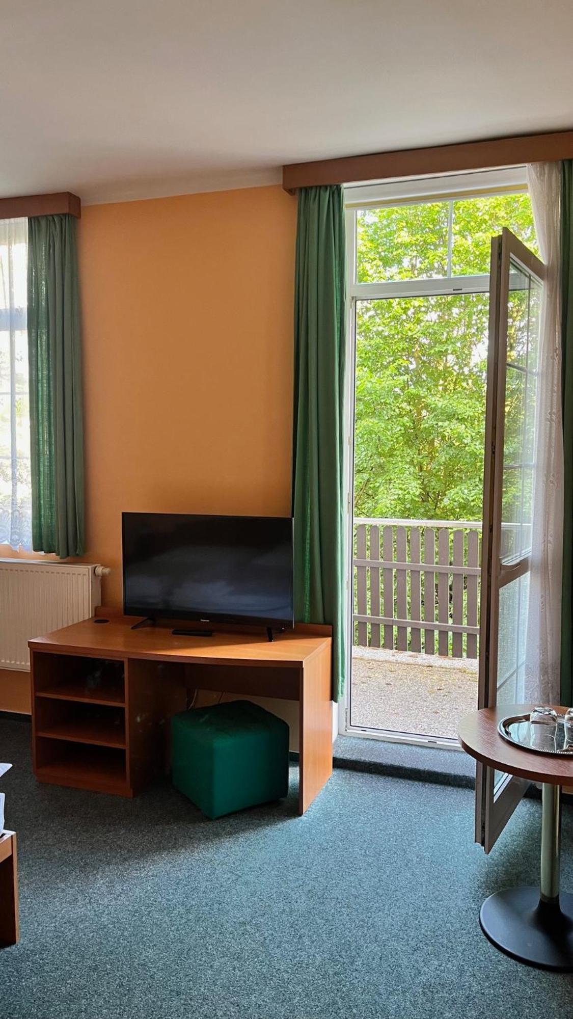 Grandhotel Novy Bor Luaran gambar