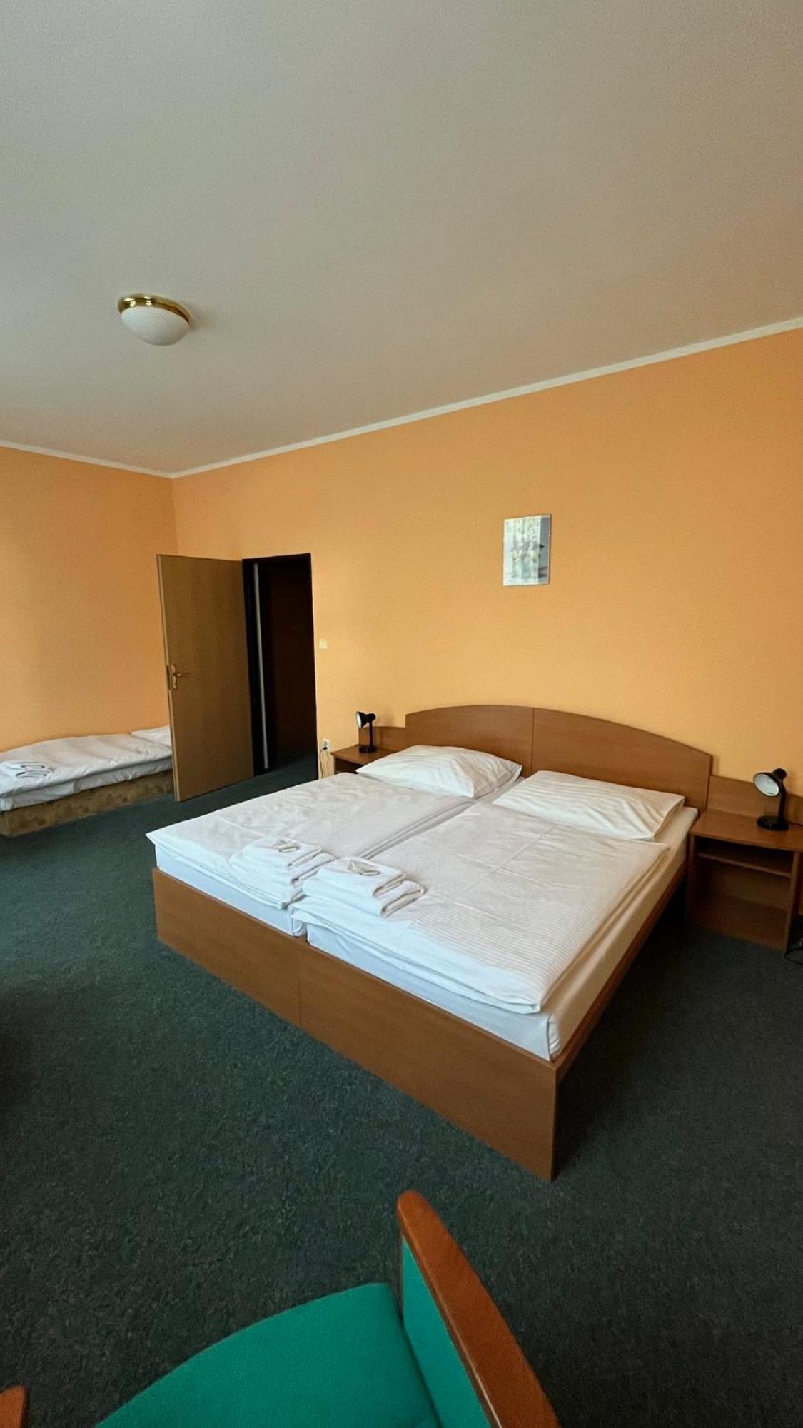 Grandhotel Novy Bor Luaran gambar
