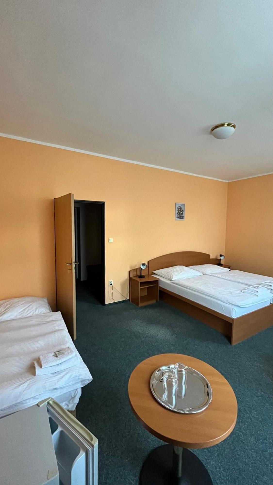 Grandhotel Novy Bor Luaran gambar