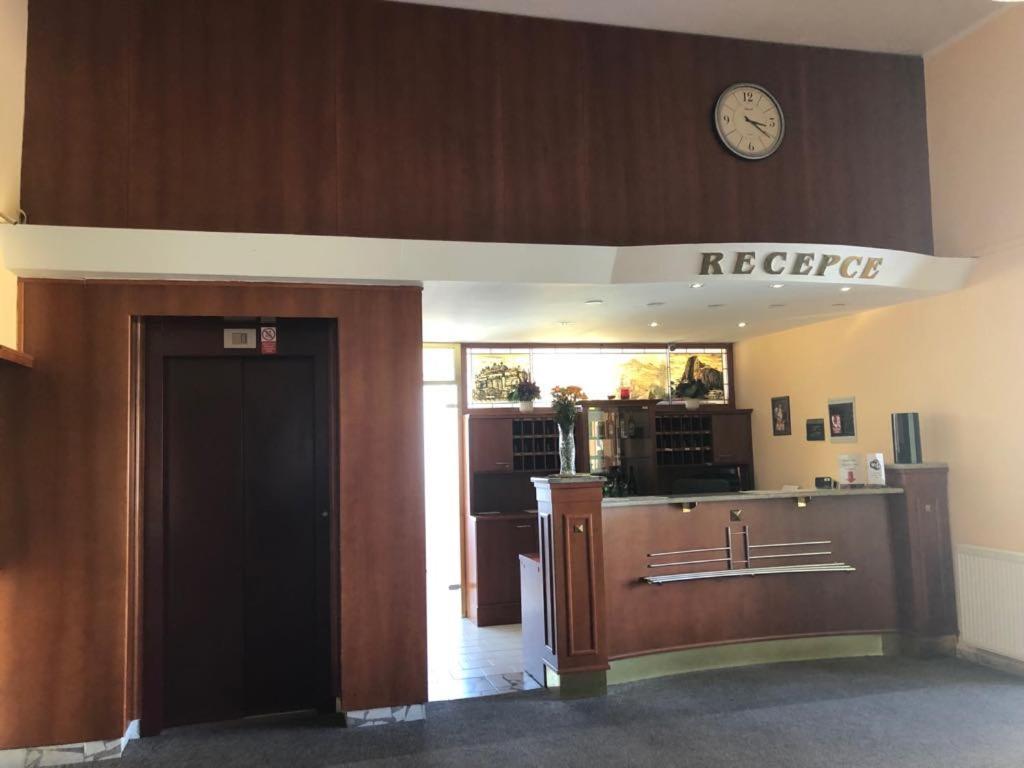 Grandhotel Novy Bor Luaran gambar
