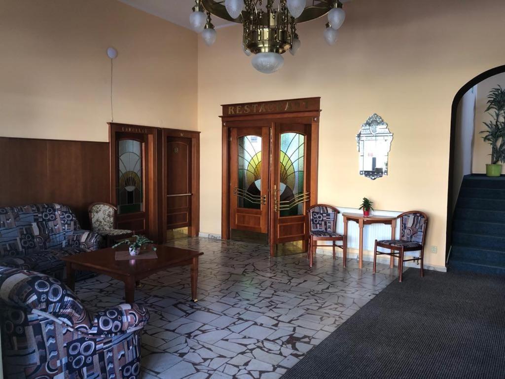 Grandhotel Novy Bor Luaran gambar