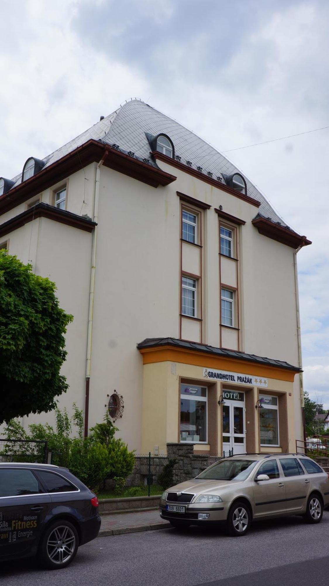 Grandhotel Novy Bor Luaran gambar